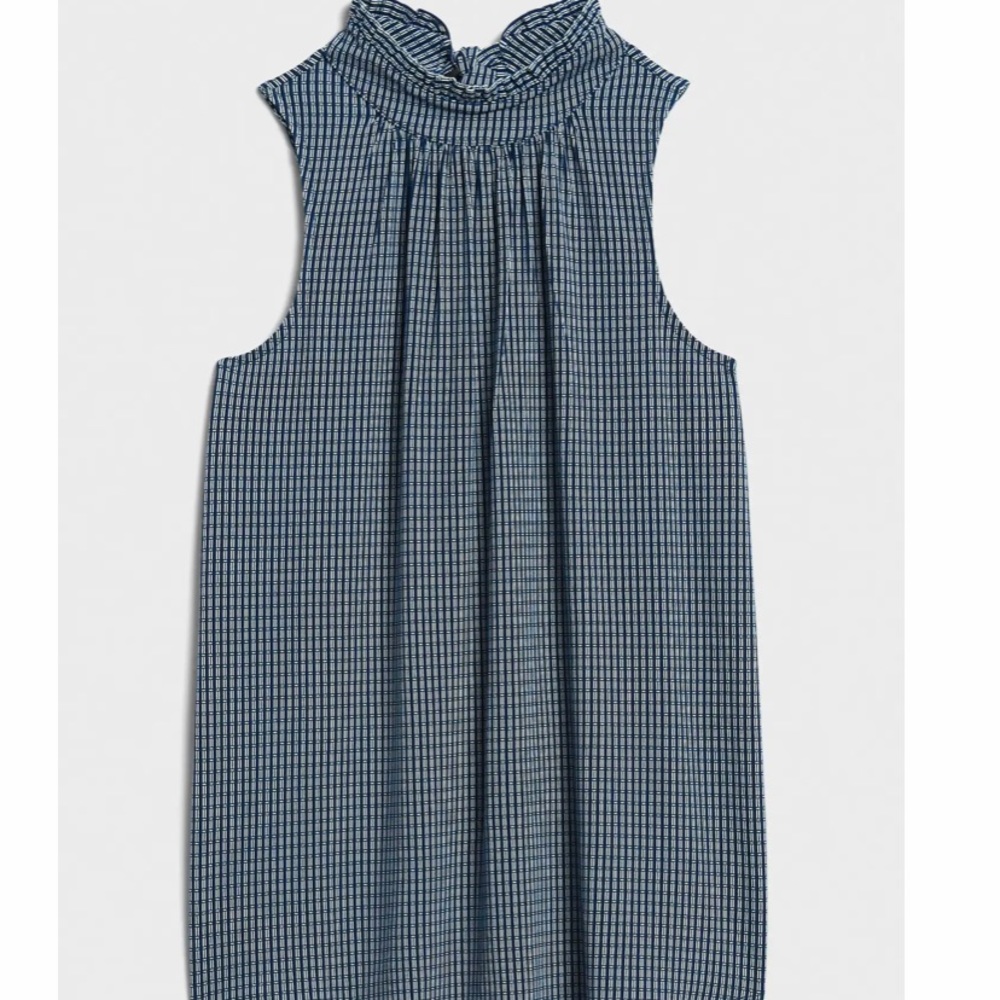 Banana republic mock neck with tie at back